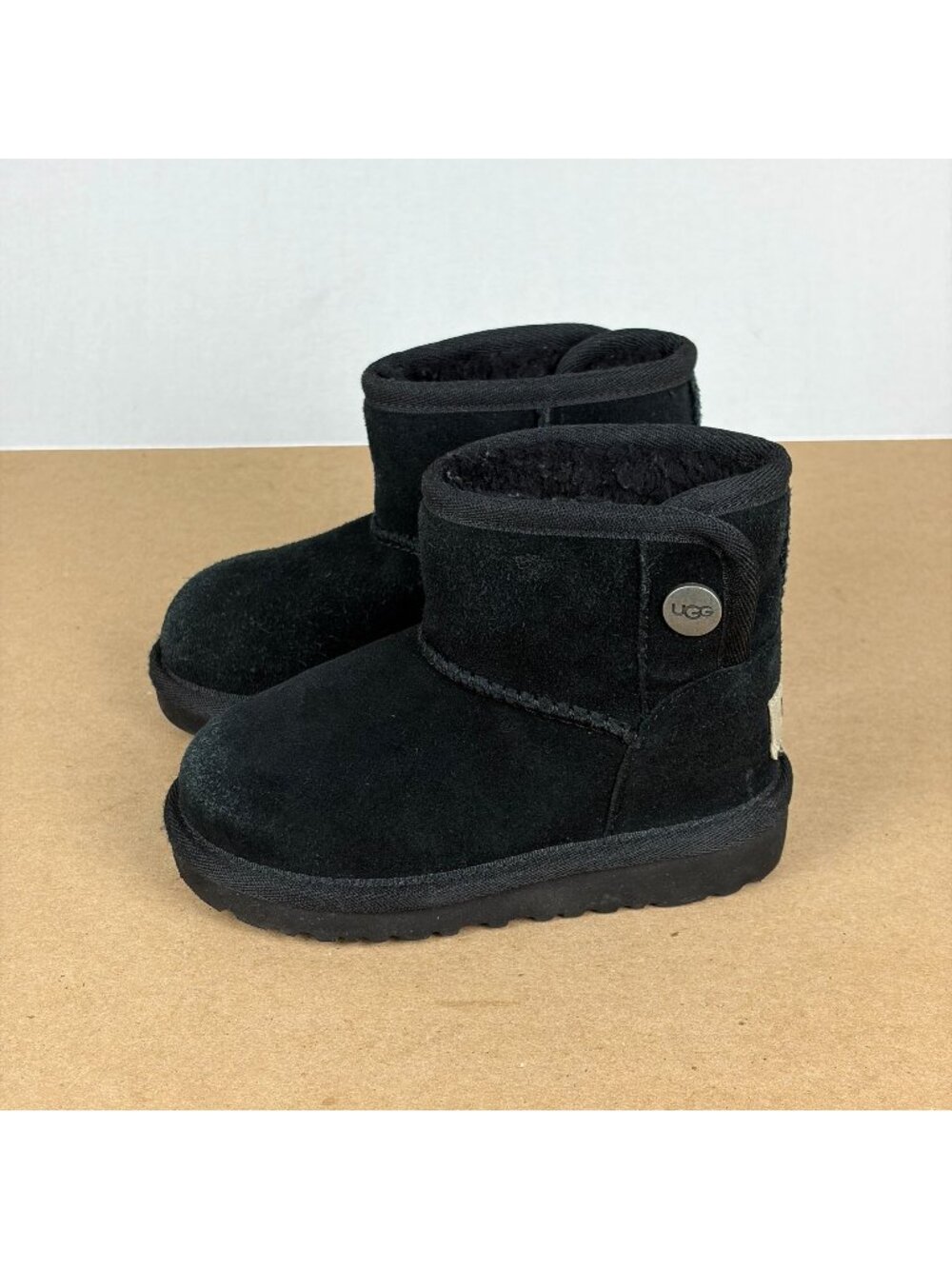UGG Jona Suede Short Boot Toddler 7 Black Pull On Snap Ankle Sheepskin Lined